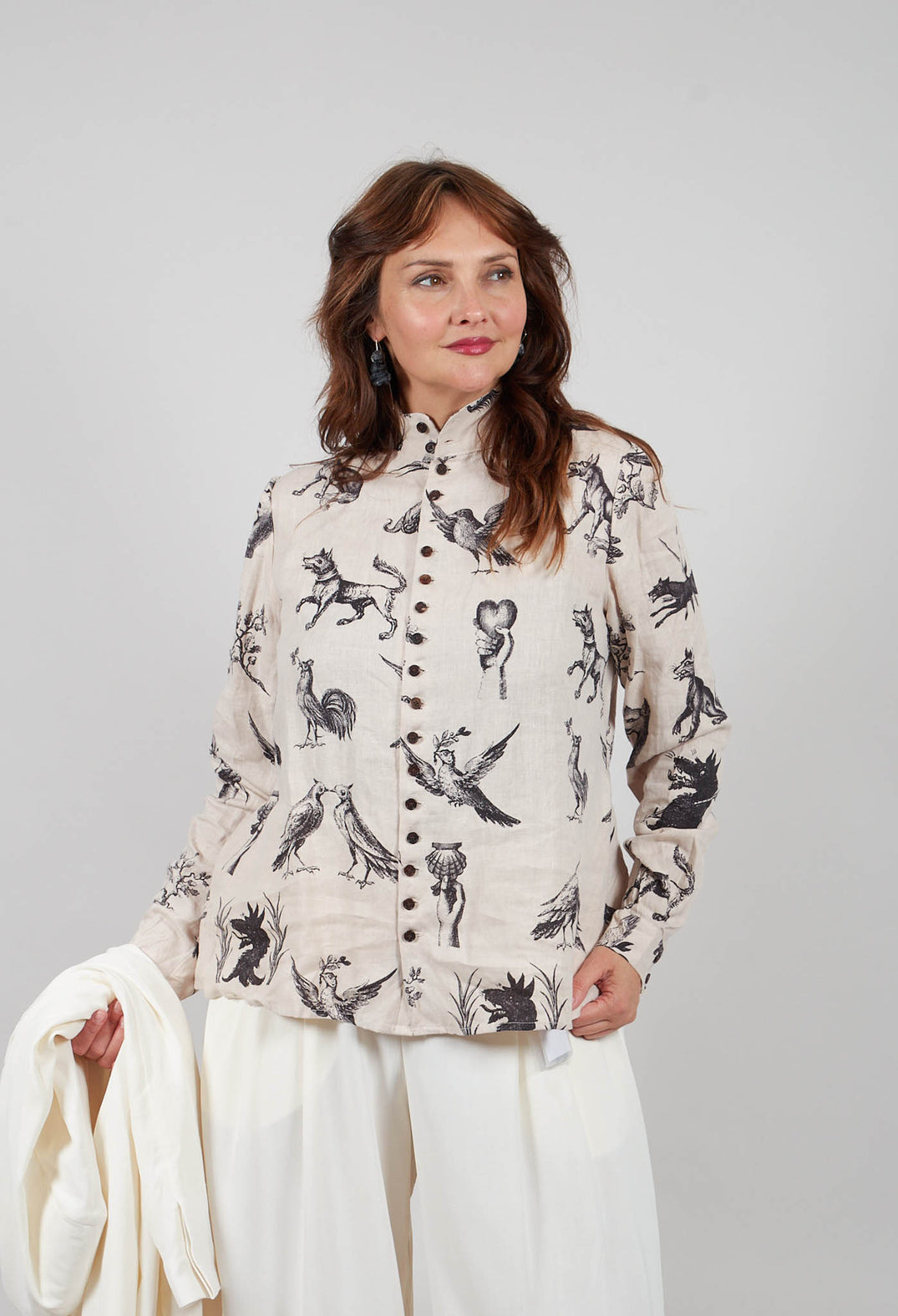 High Collar Shirt in Noir Noir