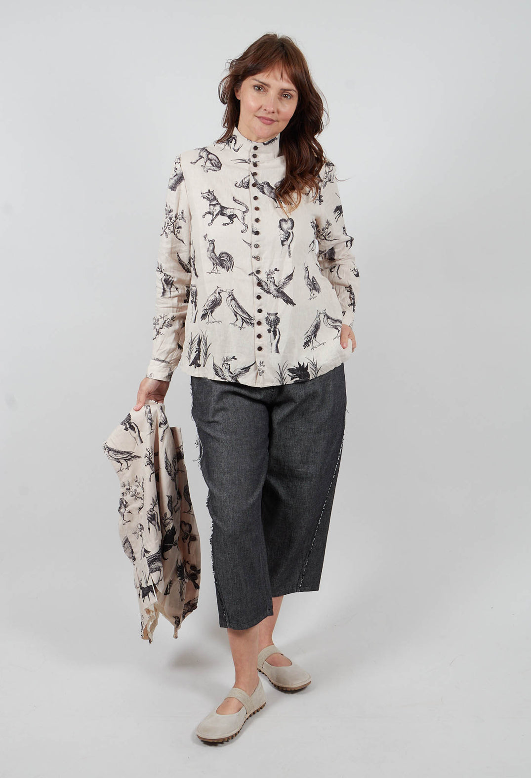 High Collar Shirt in Noir Noir