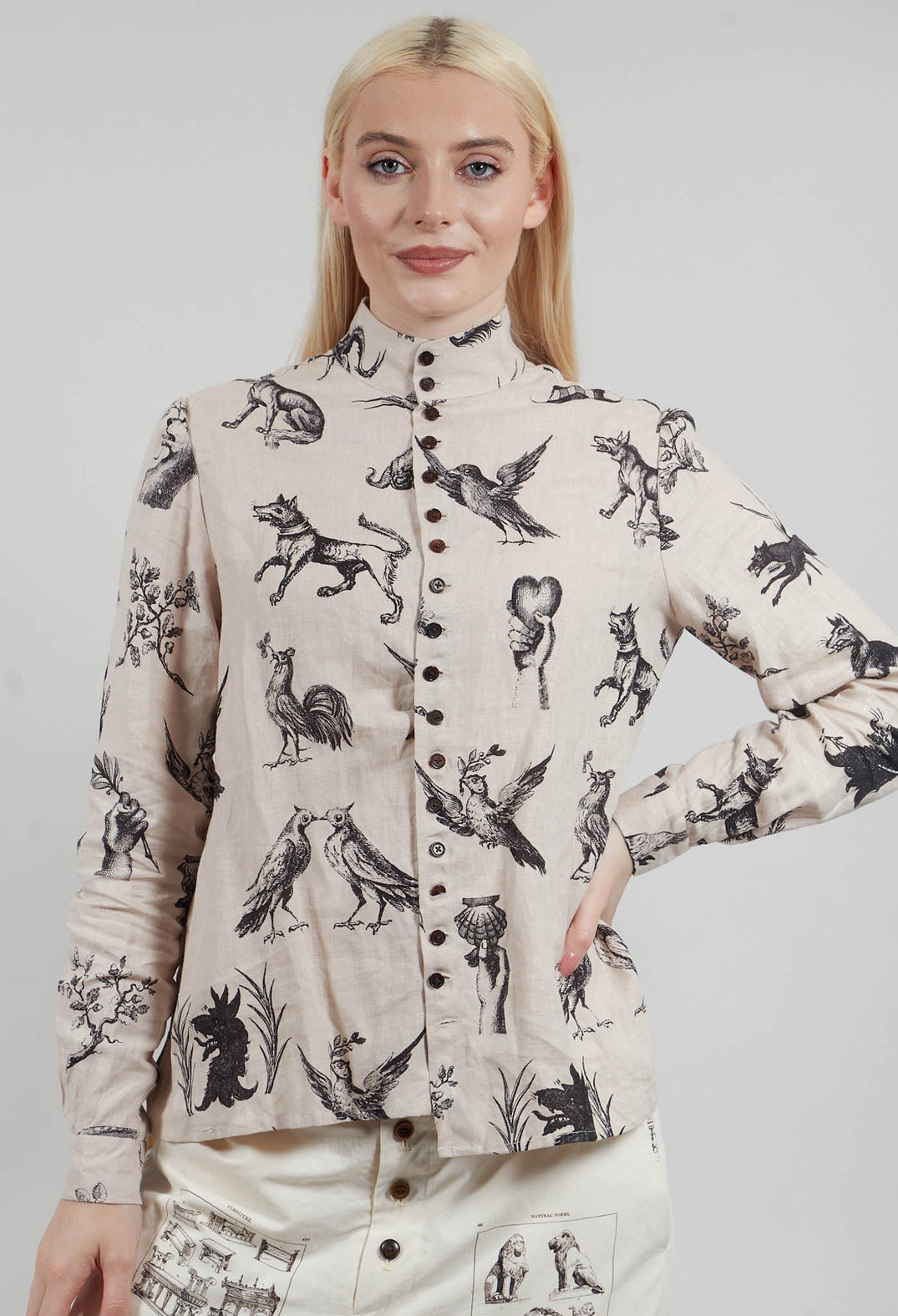 High Collar Shirt in Noir Noir