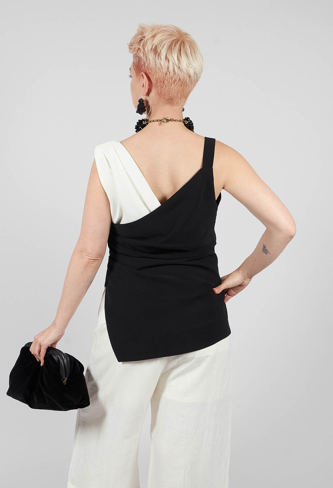 Ruched Sleeveless Top with Contrast Strap in Clesi Nero / Clesi Latte