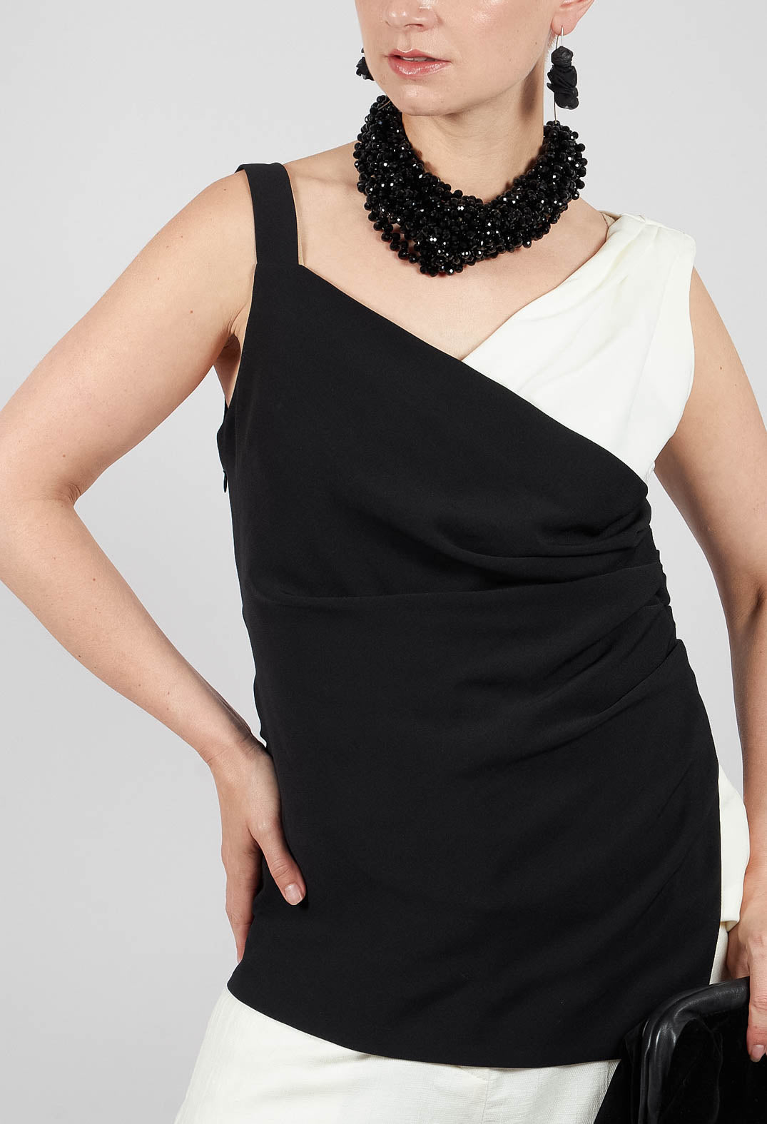Ruched Sleeveless Top with Contrast Strap in Clesi Nero / Clesi Latte