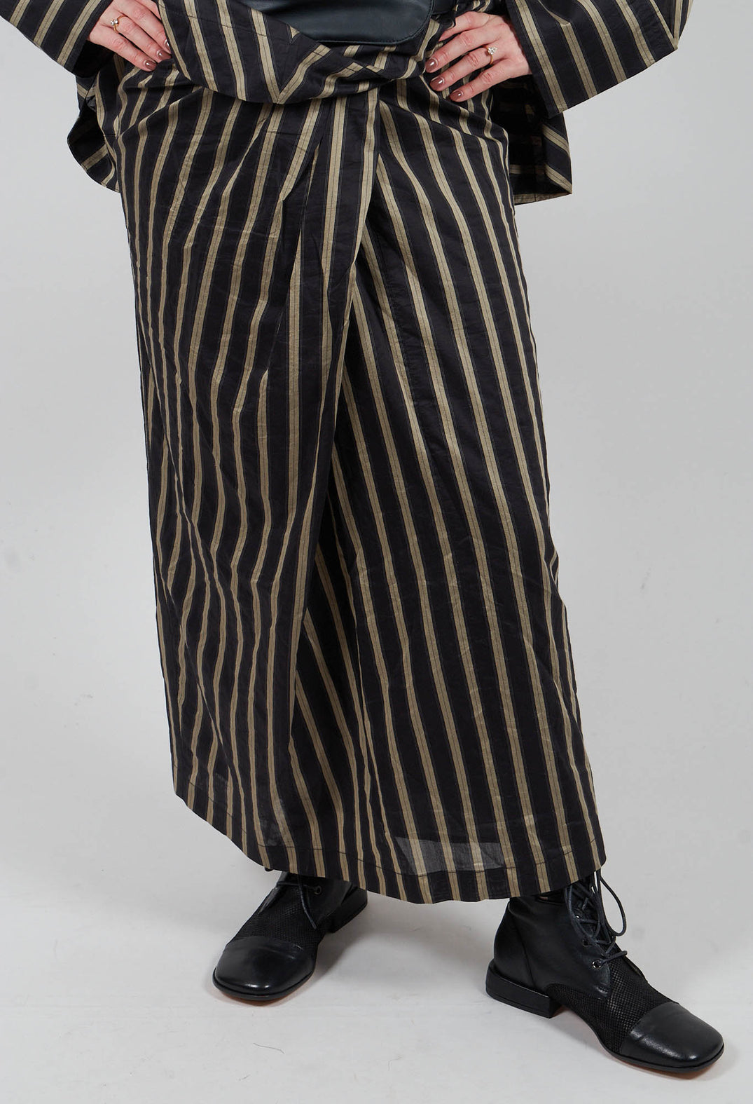 Striped Cross Over Pencil Skirt in Singapura Nero