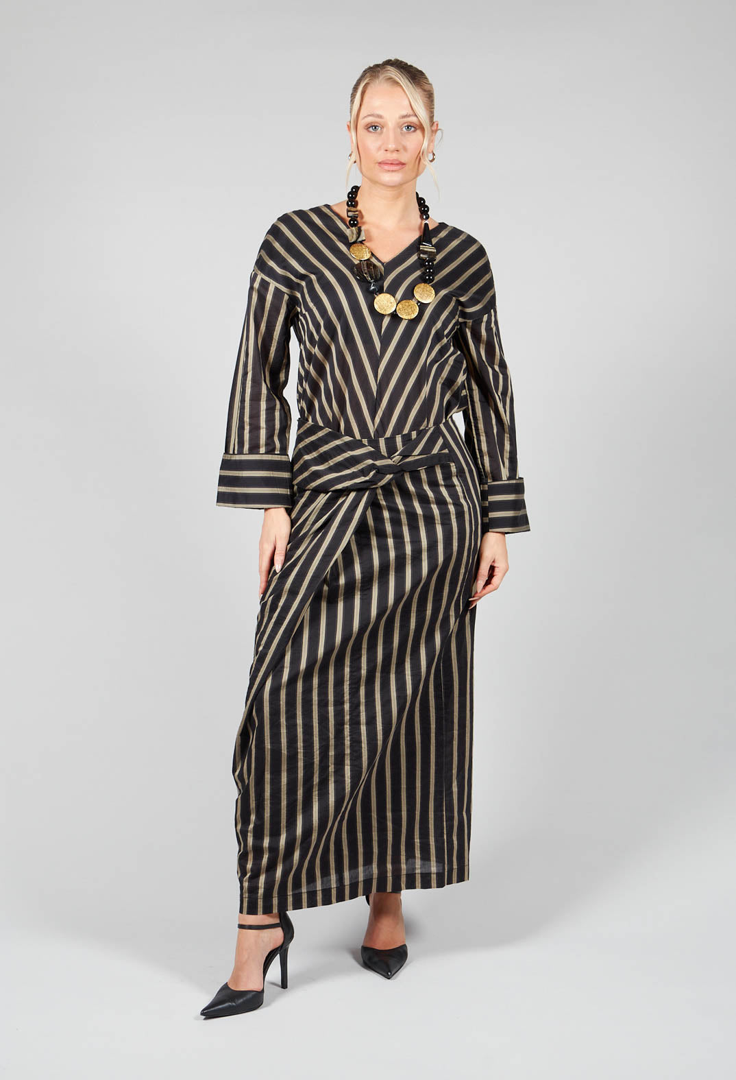 V Neck Striped Cross Over Top in Singapura Nero