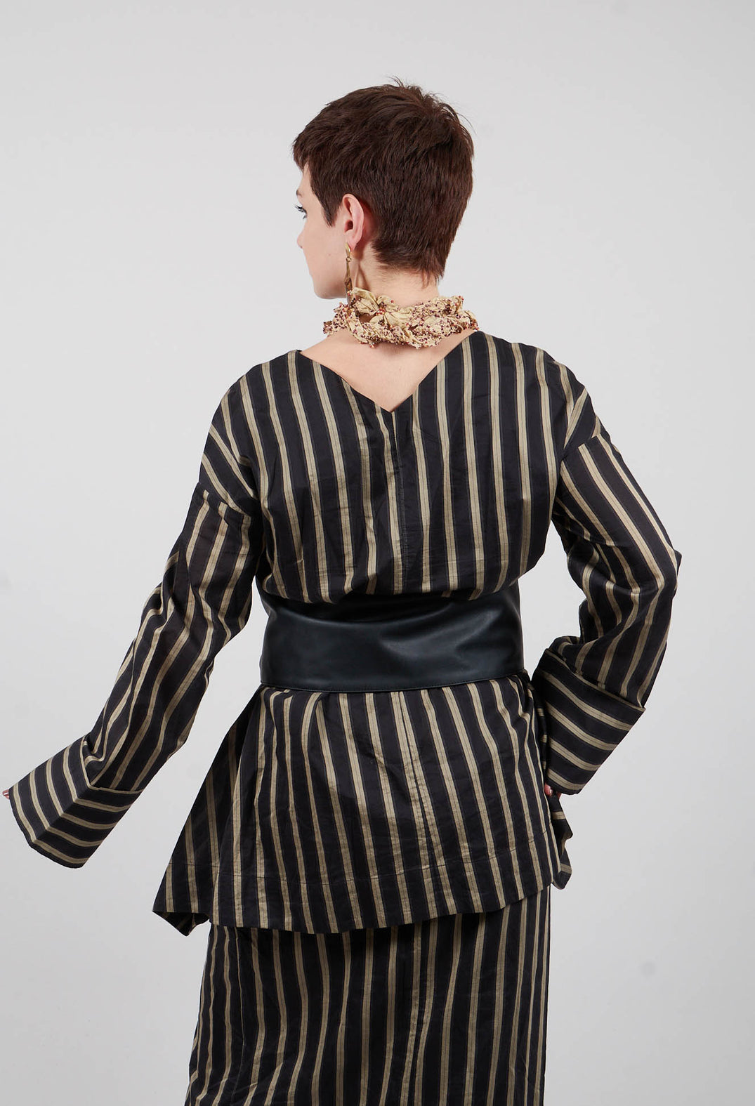 V Neck Striped Cross Over Top in Singapura Nero