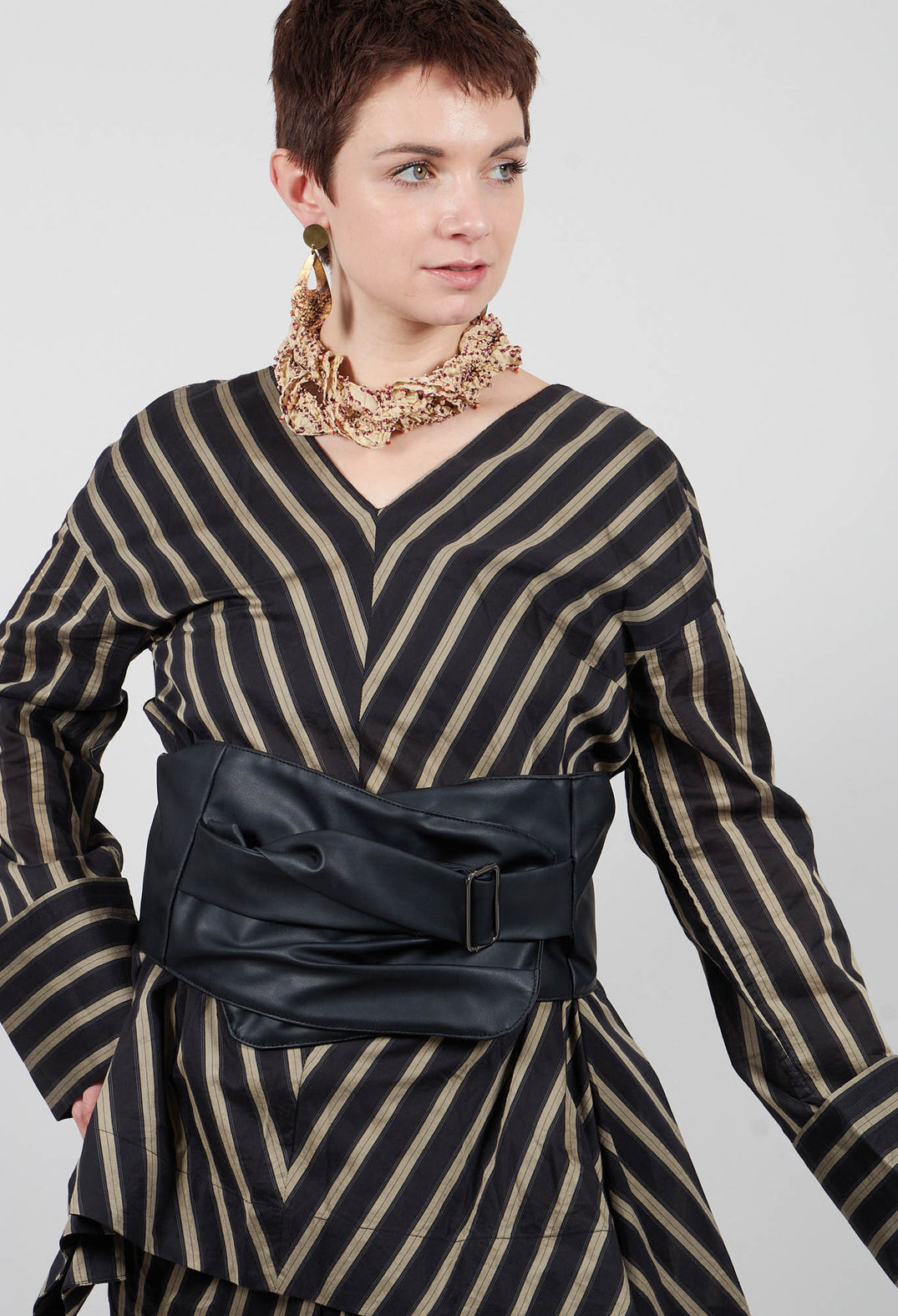 V Neck Striped Cross Over Top in Singapura Nero