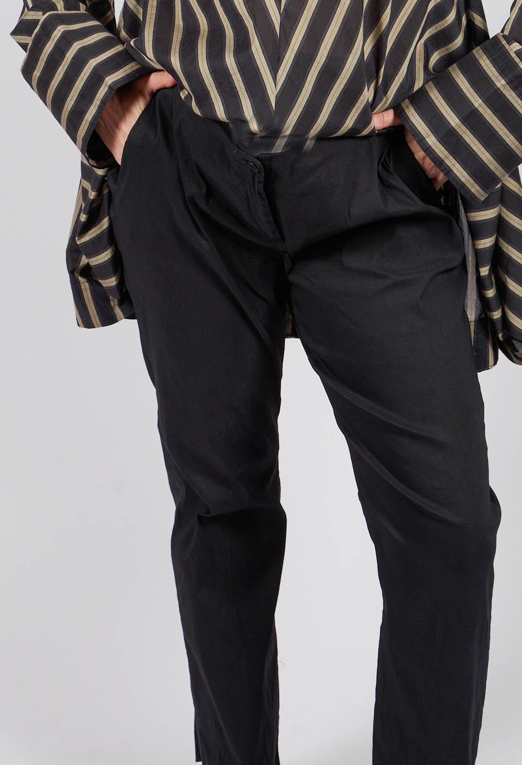 Stretch Straight Leg Trousers in Efesto Nero