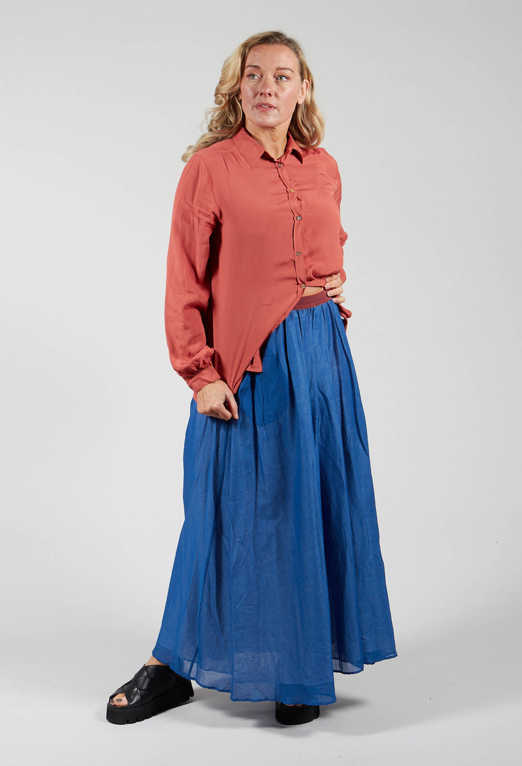 Layered Maxi Skirt with Contrast Waistband in Bluette