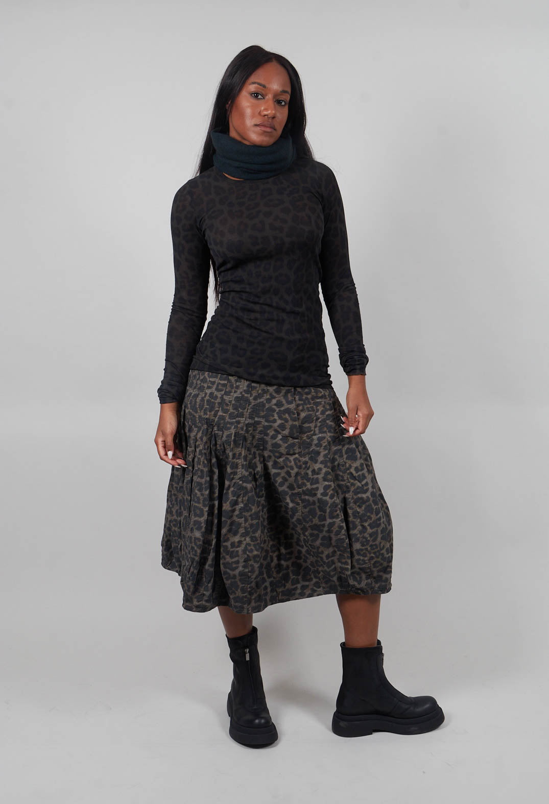 Long Sleeve Top in Leo Black Cloud  - 1140502