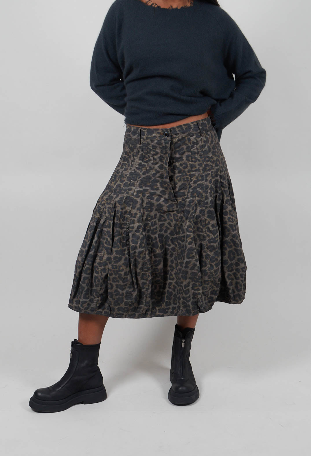Balloon Shaped Skirt in Leo Black Cloud  - 1390301