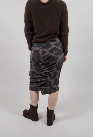 Ruched Pencil Skirt in Leo Big Black Cloud  - 1390307