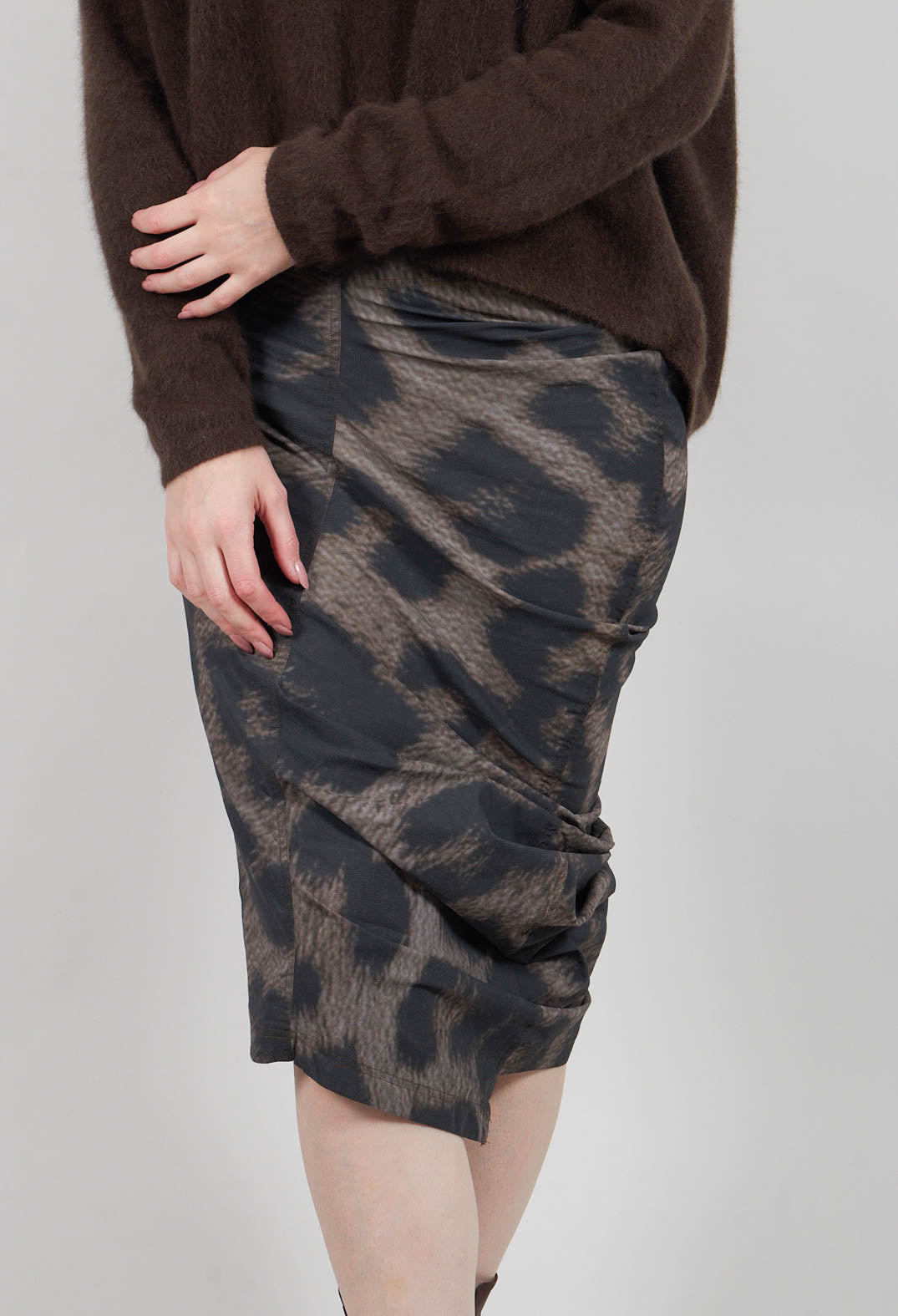 Ruched Pencil Skirt in Leo Big Black Cloud  - 1390307