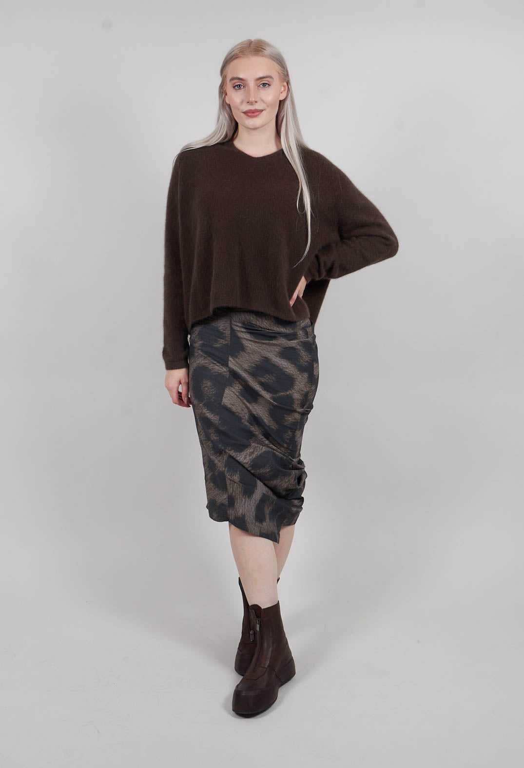Ruched Pencil Skirt in Leo Big Black Cloud  - 1390307