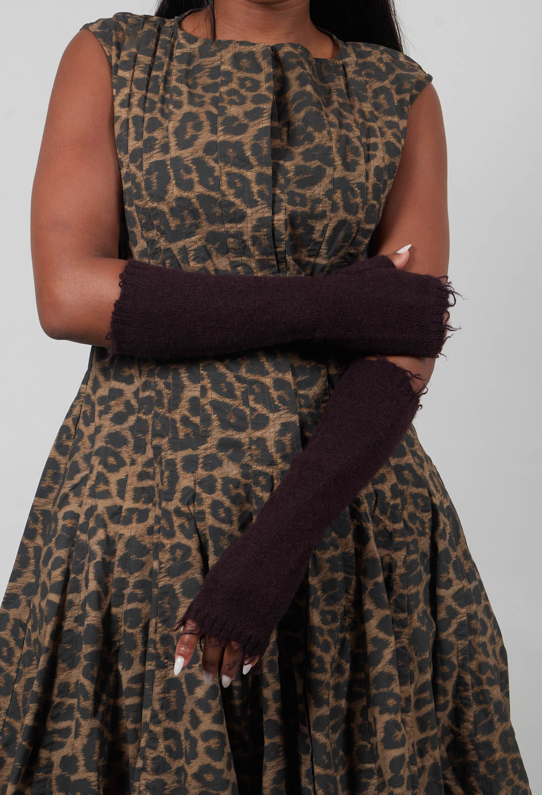 Raw Edge Fingerless Gloves in Purple - 1533109