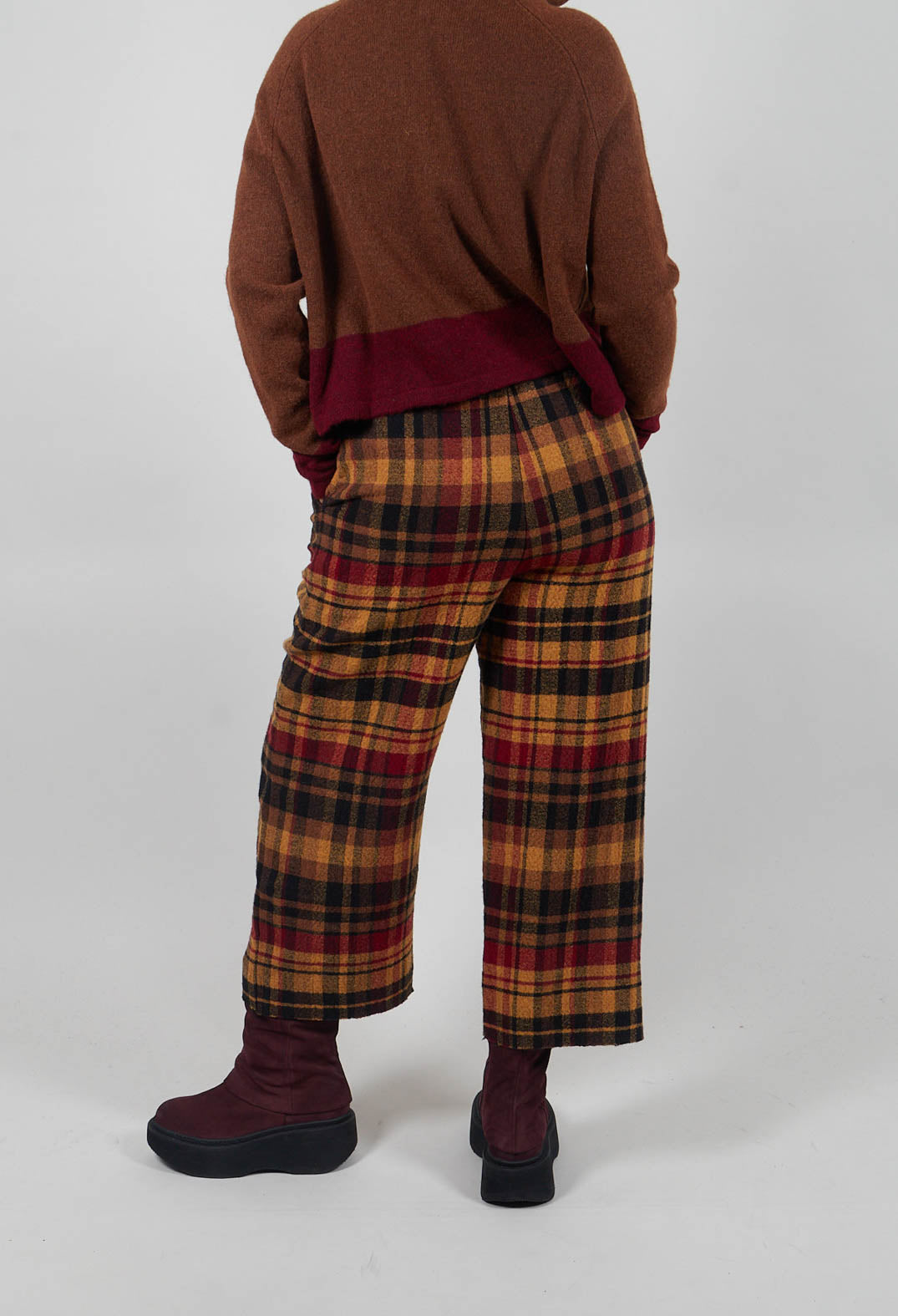 Straight Leg Trousers in Lava Check - 3280104