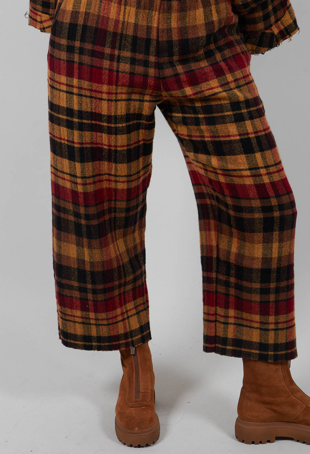 Straight Leg Trousers in Lava Check - 3280104