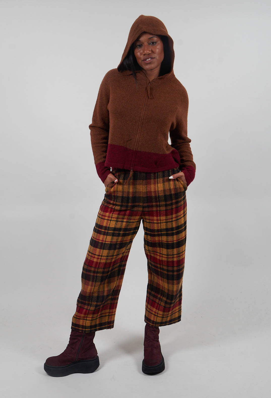 Straight Leg Trousers in Lava Check - 3280104