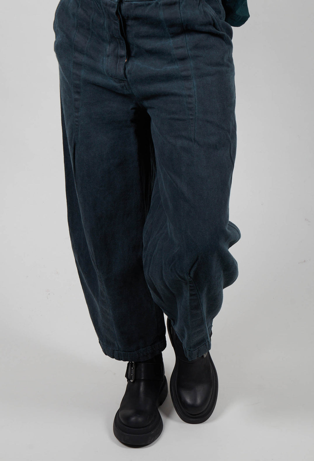 Barrel Leg Jeans in Park Cloud  - 3560101