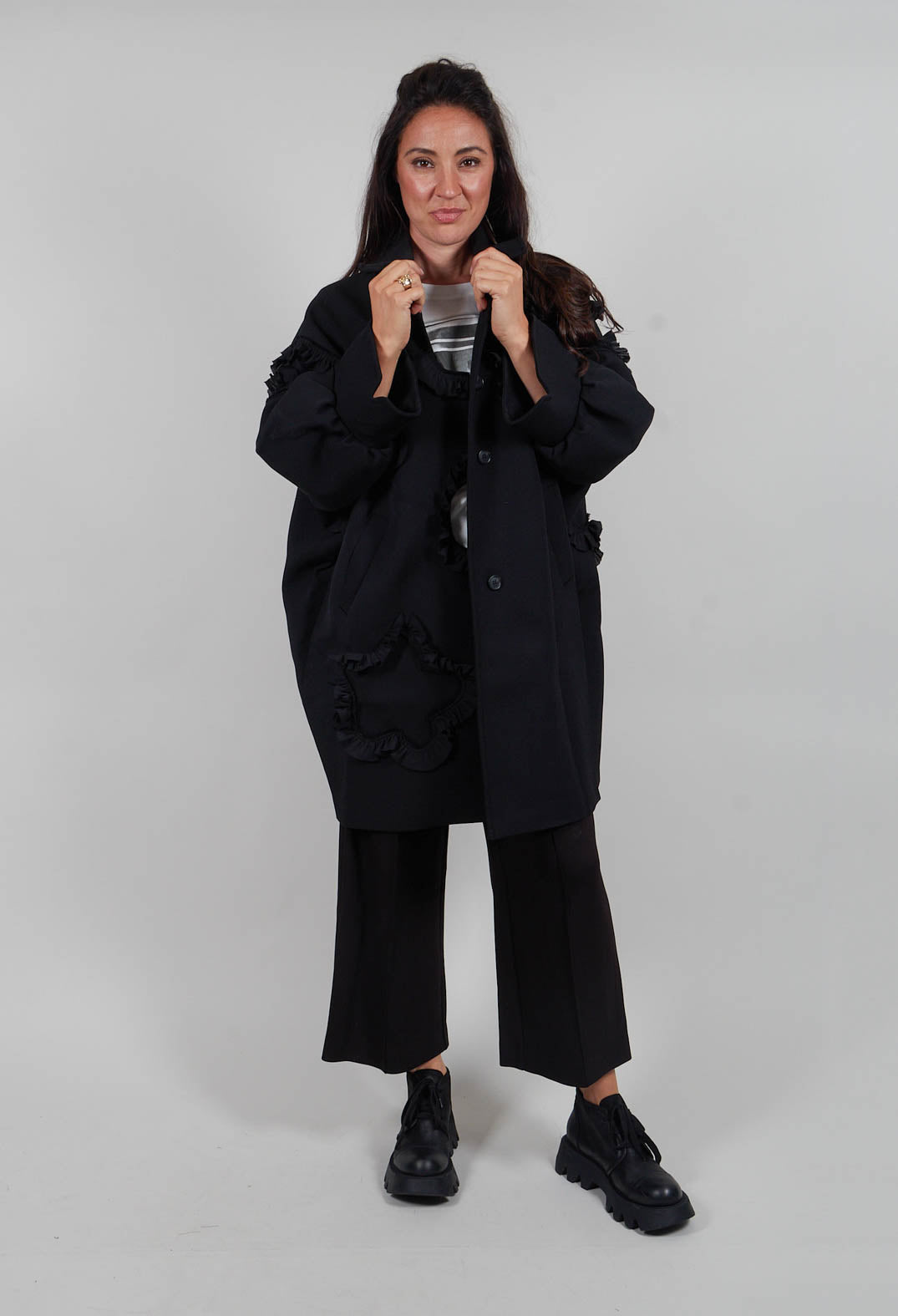 Longline Boxy Wool Coat in Nero