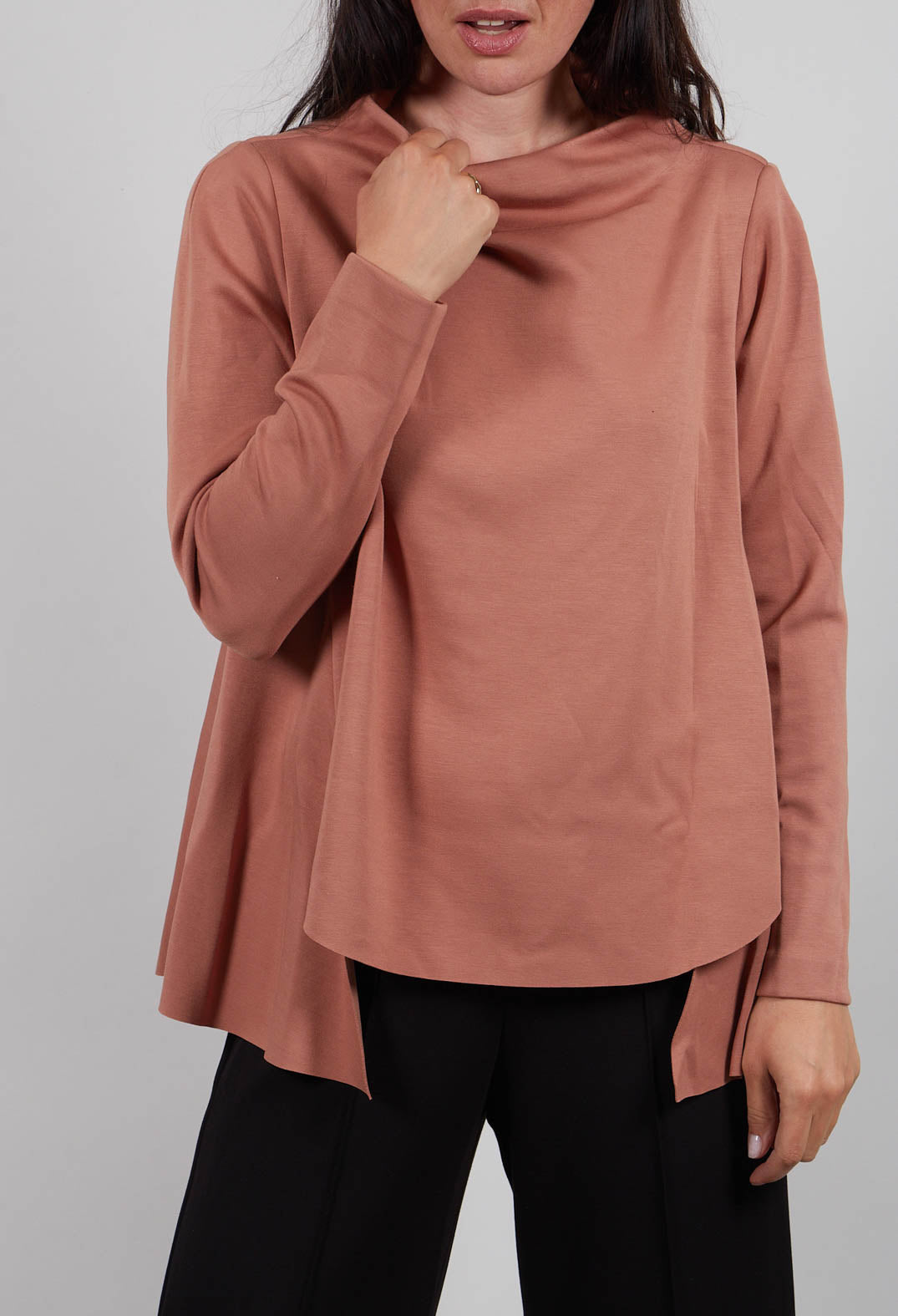 High Low Hem Top in Phard