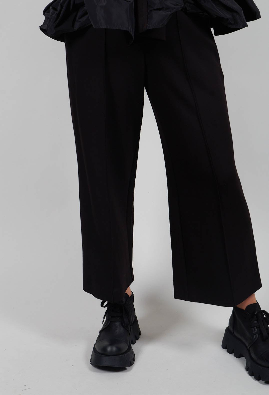 Ankle Trousers in Nero