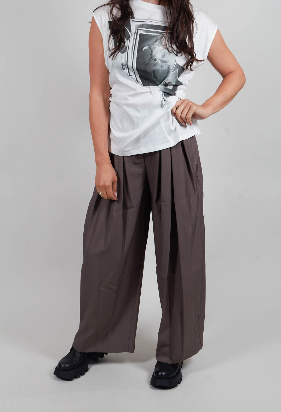 Wide Leg Tailored Trousers in Fango