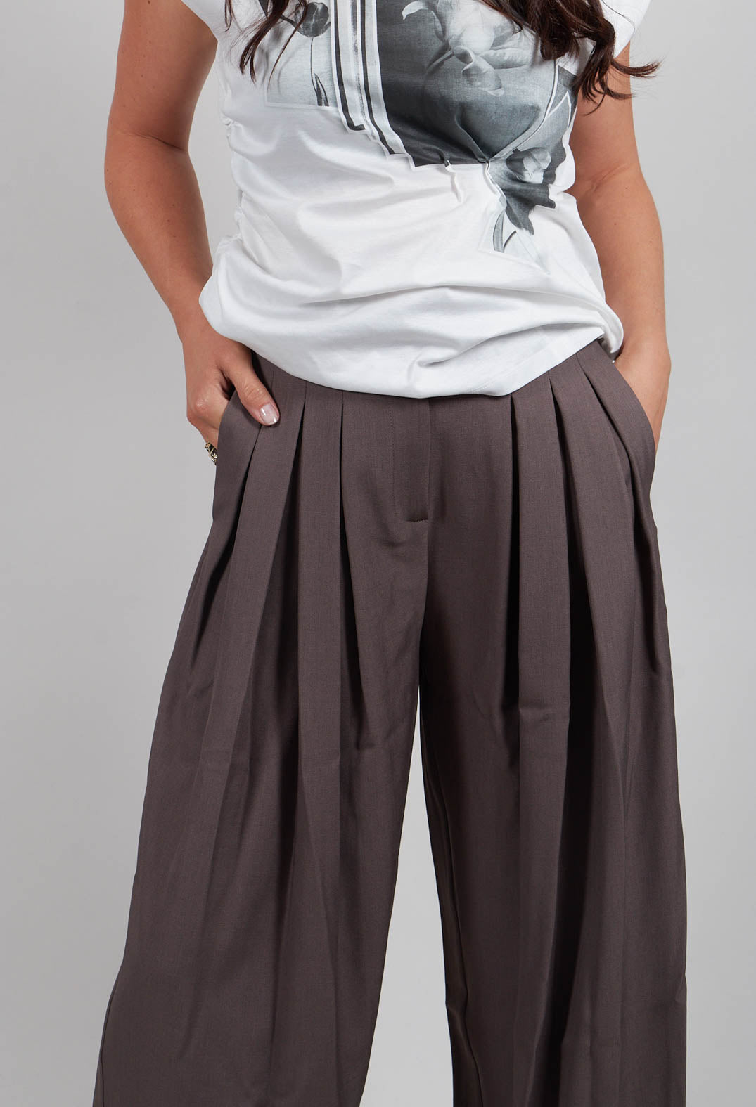 Wide Leg Tailored Trousers in Fango