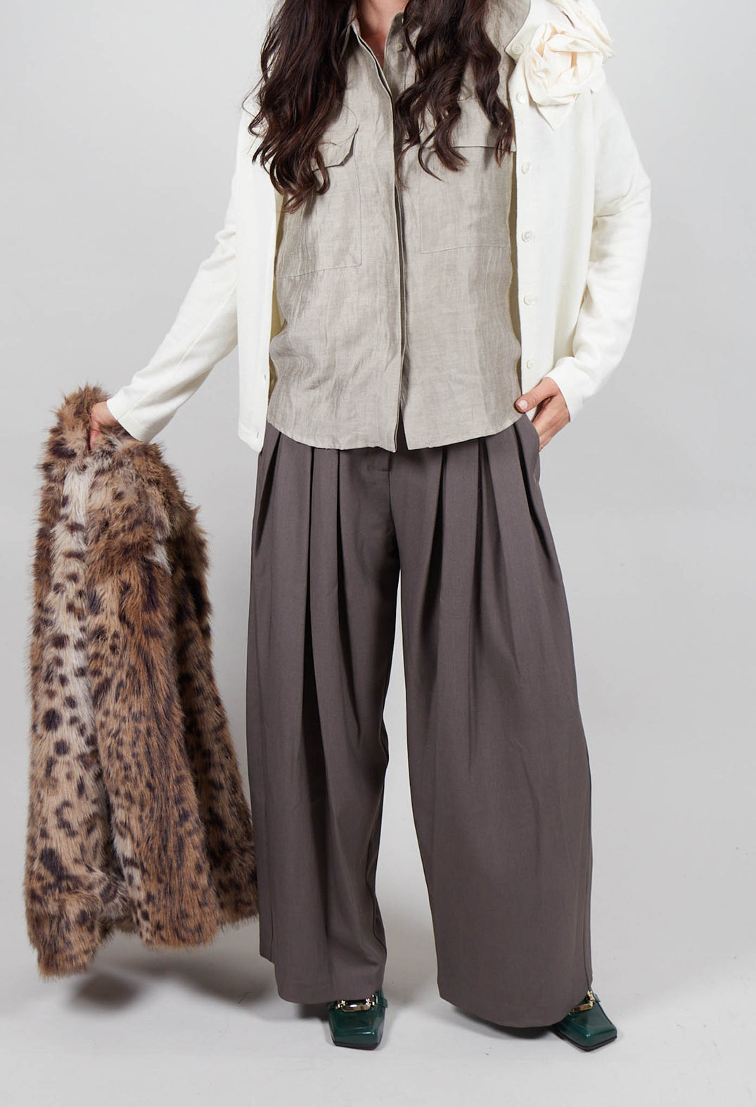 Wide Leg Tailored Trousers in Fango