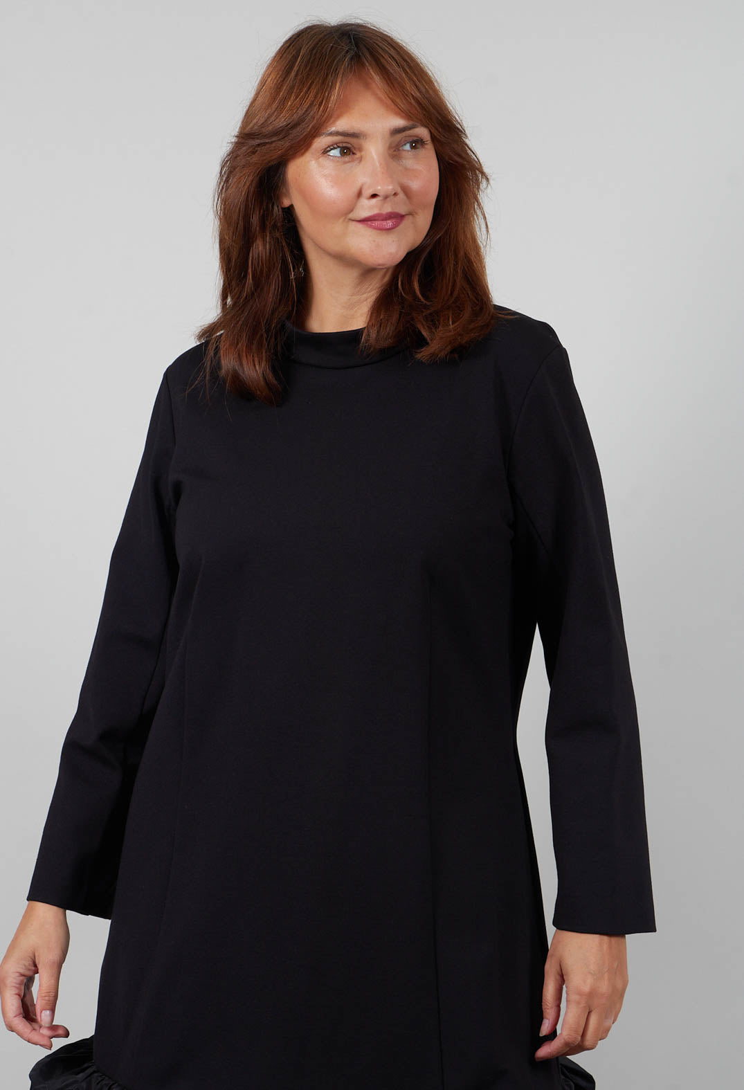 Ruffle Hem Dress in Nero