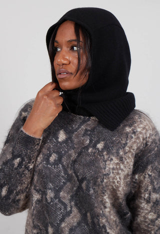 Hooded Snood in Nero