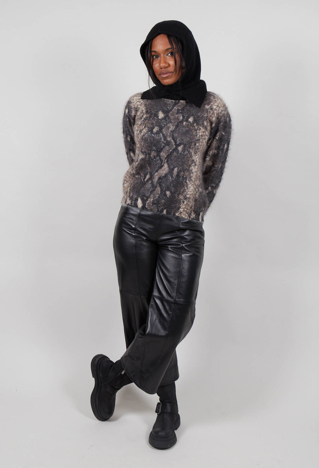 Hooded Snood in Nero