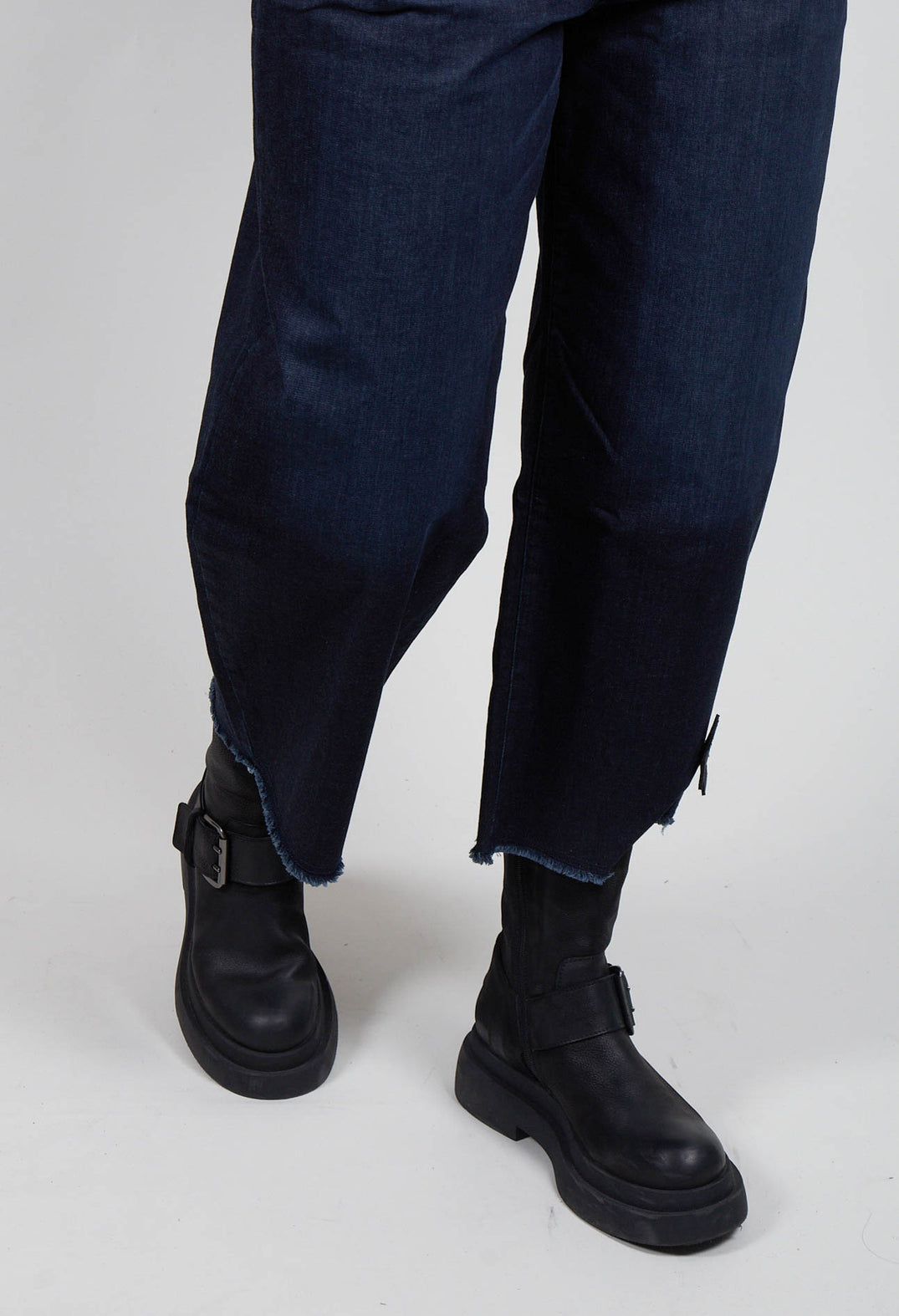 Ocean Crop Jeans in Dark Blue