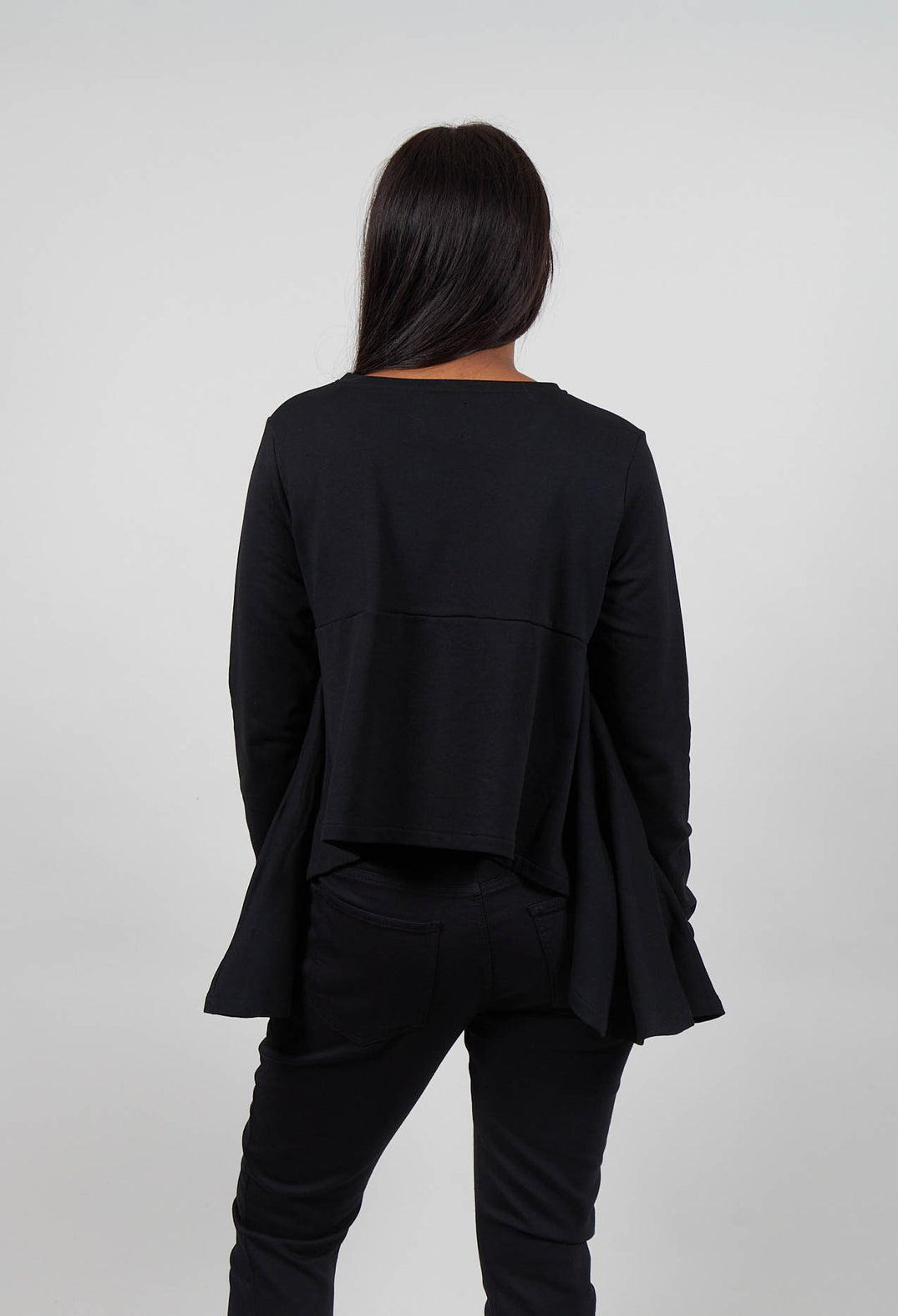 Circle Sweatshirt in Black