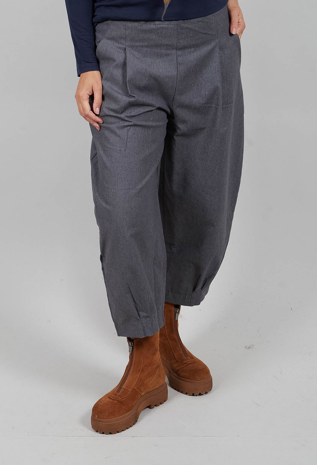 Bianco D Trousers in Grigio