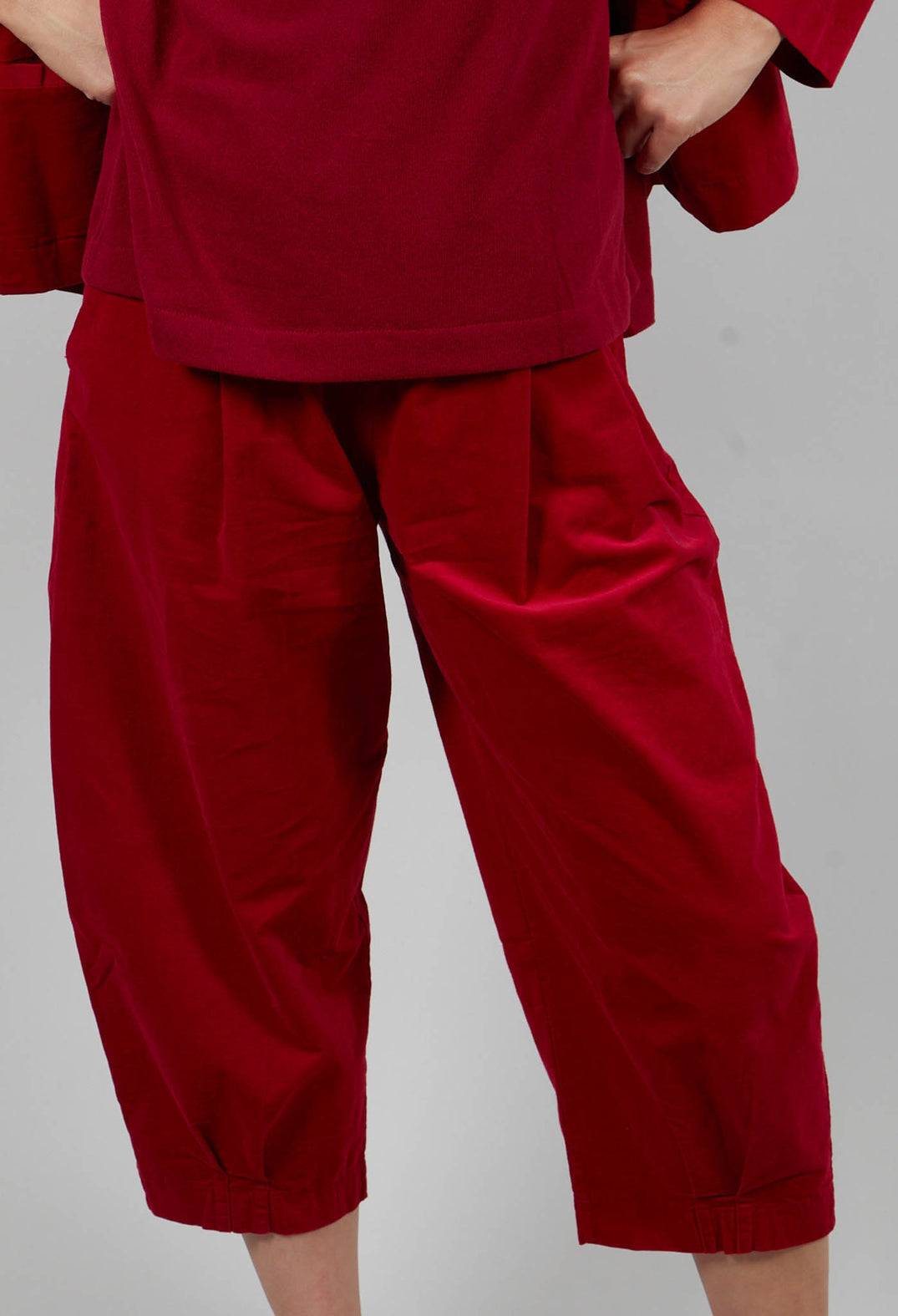 Bianco V Trousers in Rosso