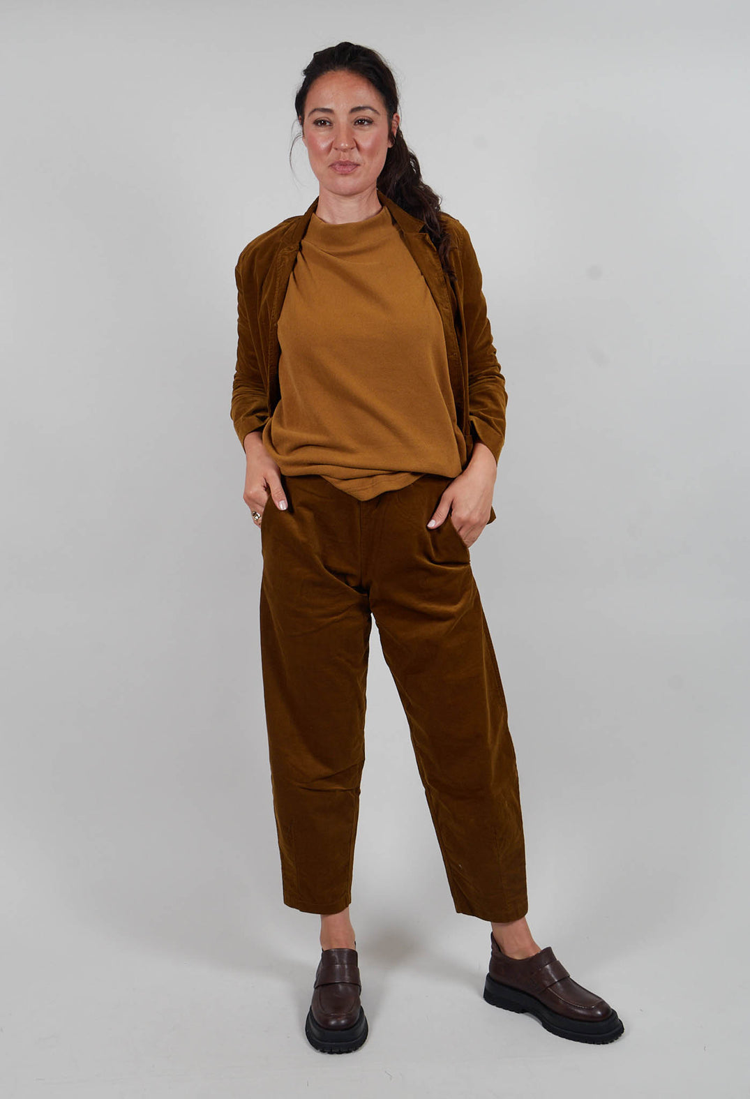Cervo V Trousers in Caramello