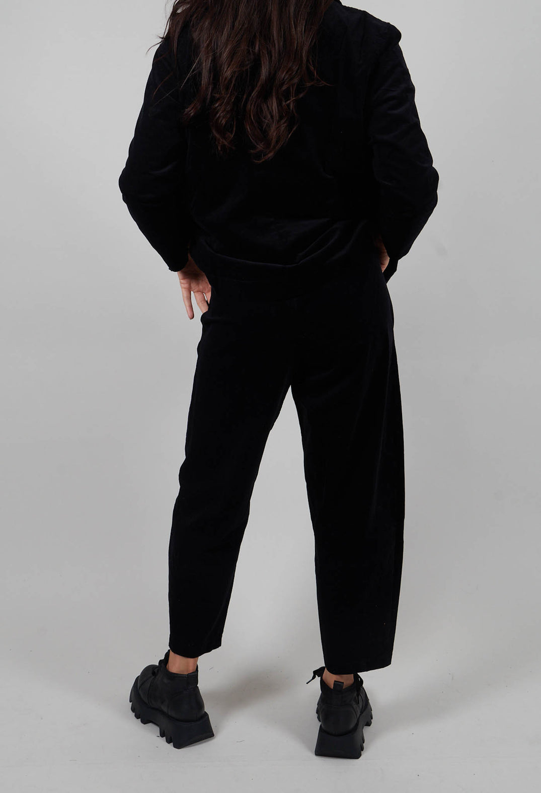 Cervo V Trousers in Nero