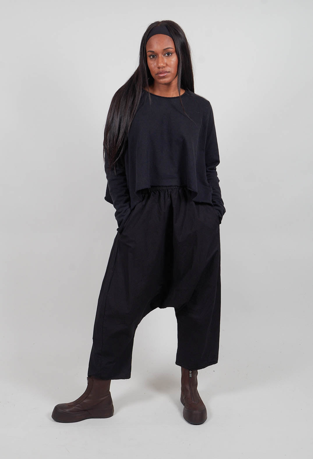 Zaunetz Trousers in Kaviar