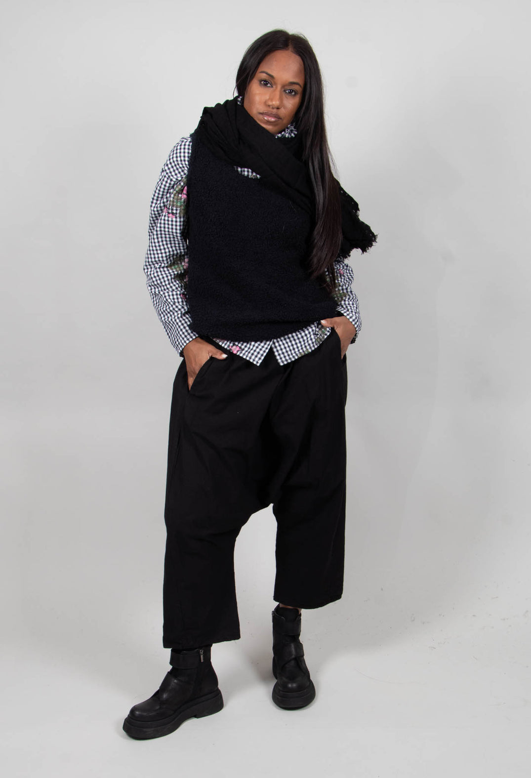 Zaunetz Trousers in Kaviar