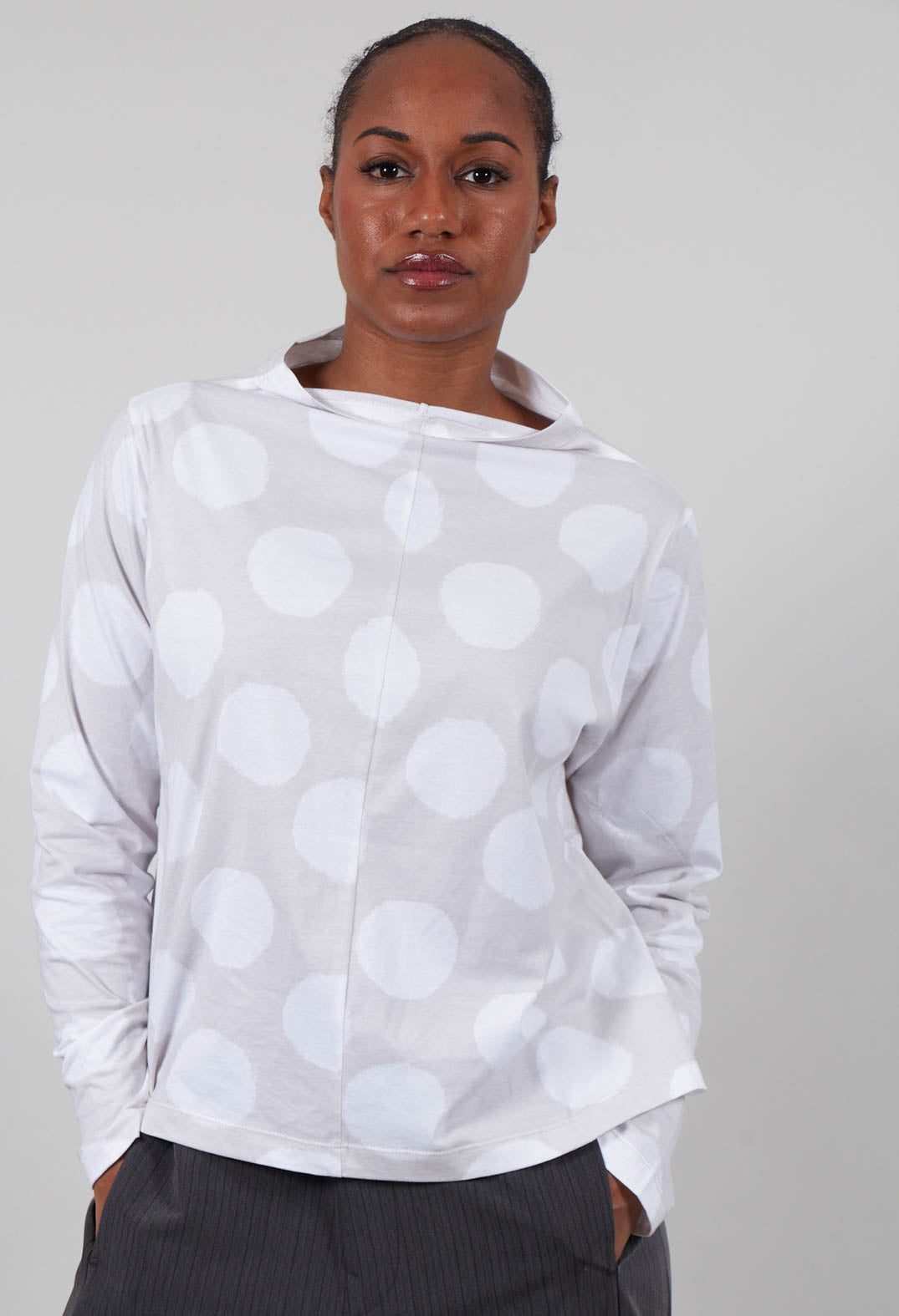 Short Dotty Jumper in Grey