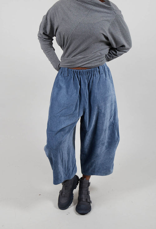 Cropped Barrel Leg Trouser in Blue