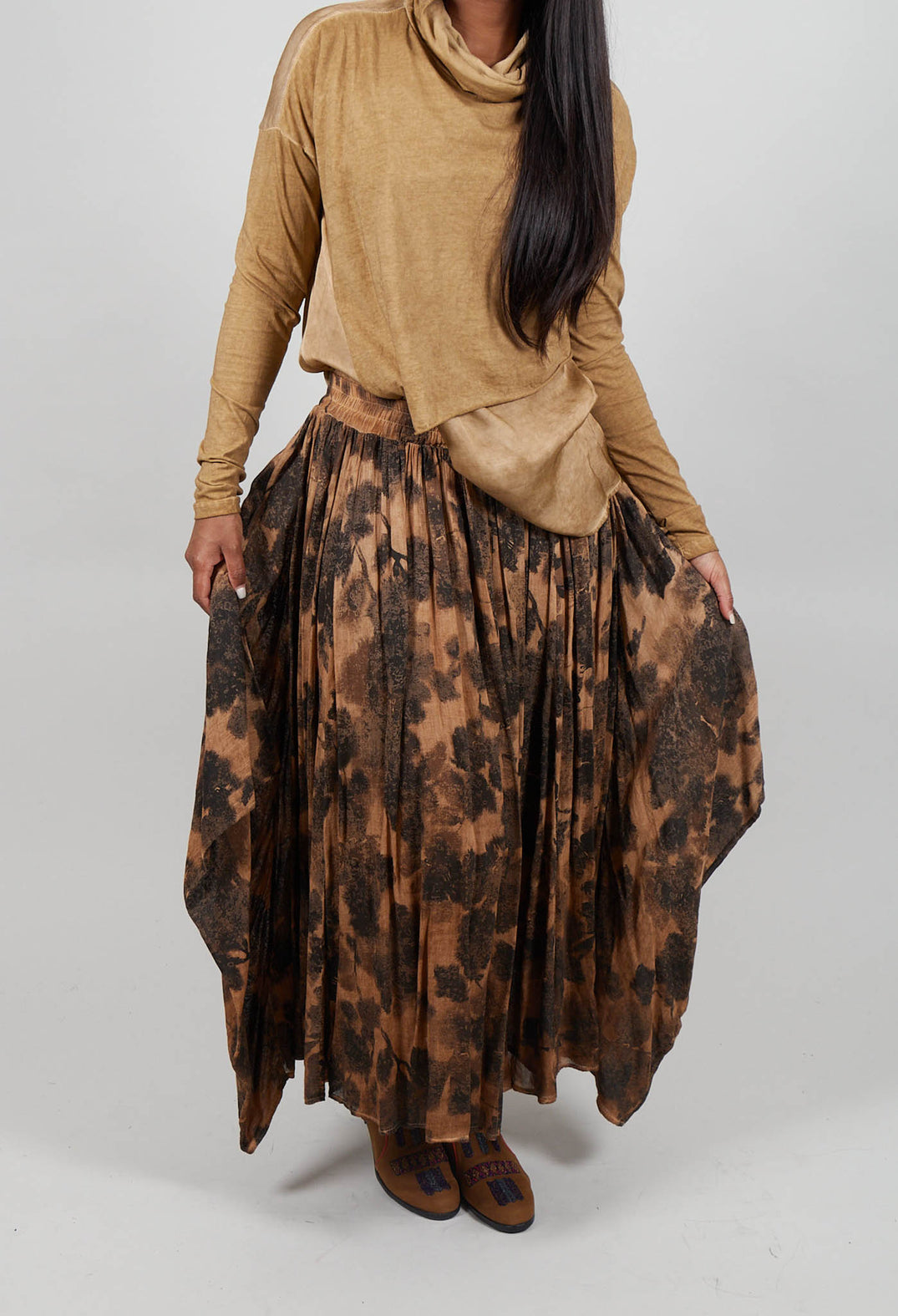 Ruffle Skirt in Cognac Quartz