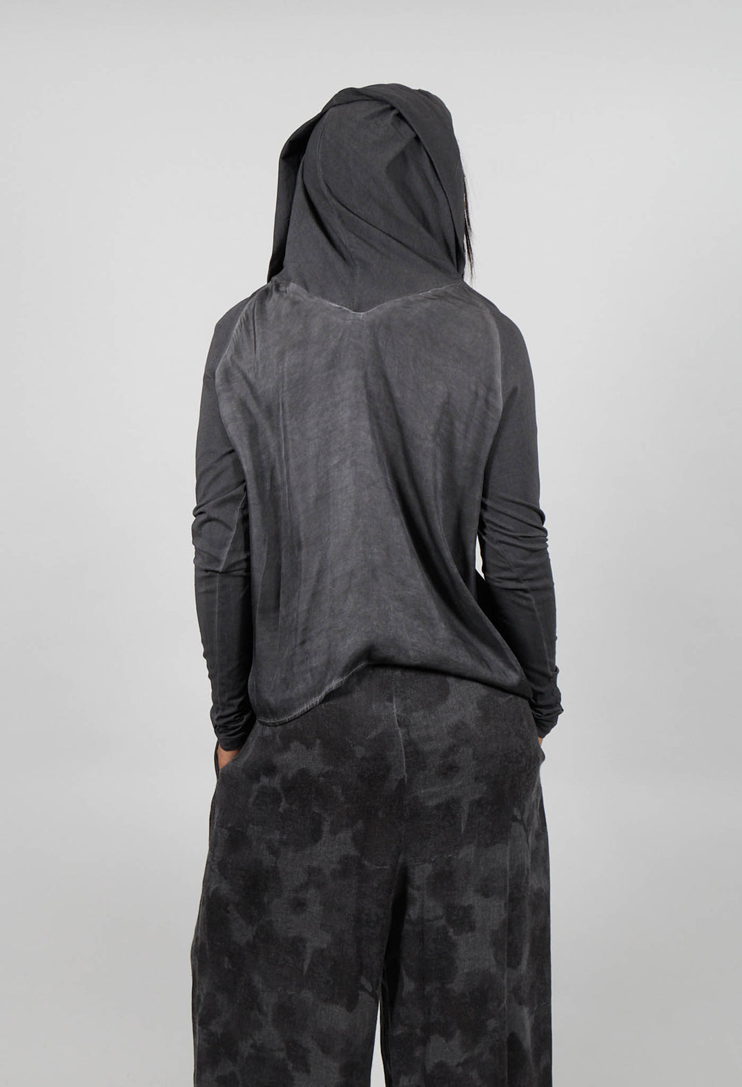 Hooded T-Shirt in Ash Grey
