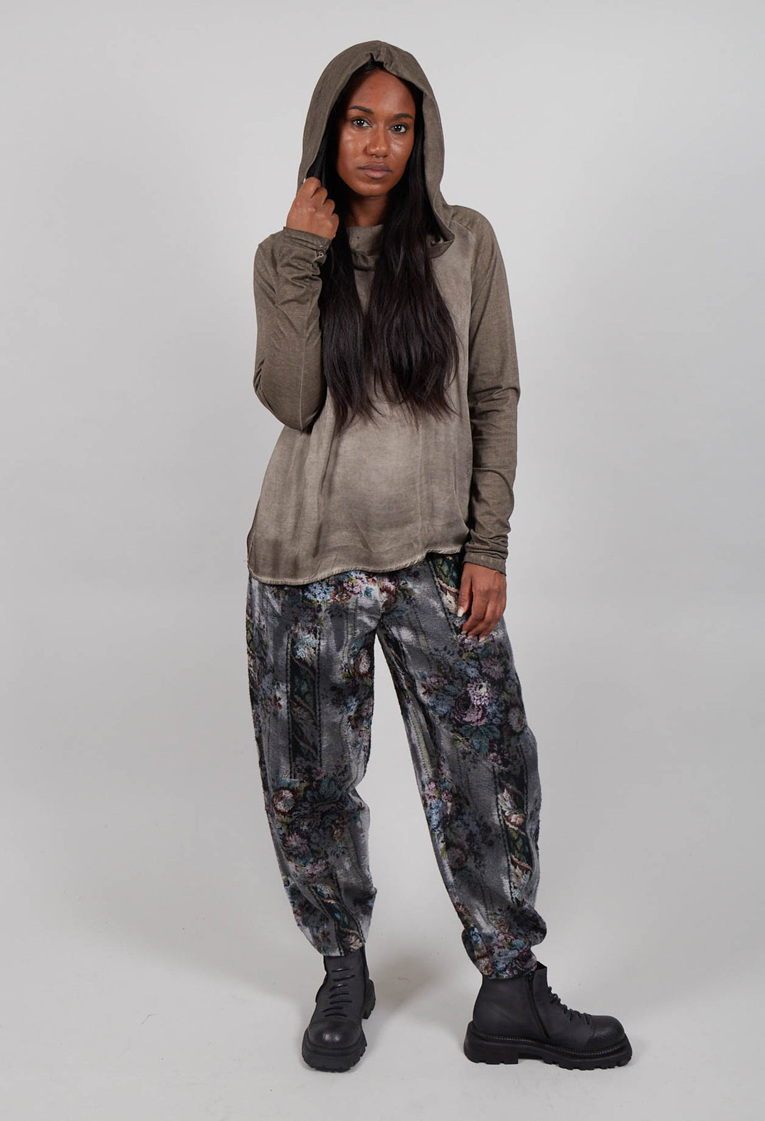 Hooded T-Shirt in Greige