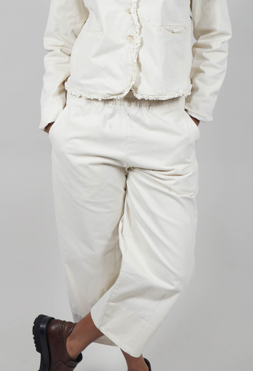 Barrel Leg Trousers in Chalk