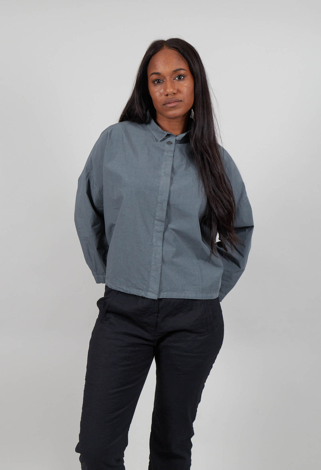 Cropped Shirt in Asfalto