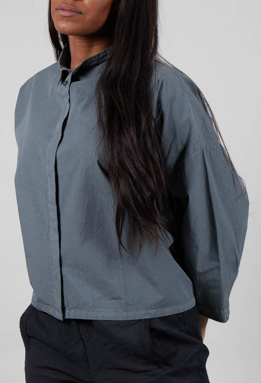 Cropped Shirt in Asfalto