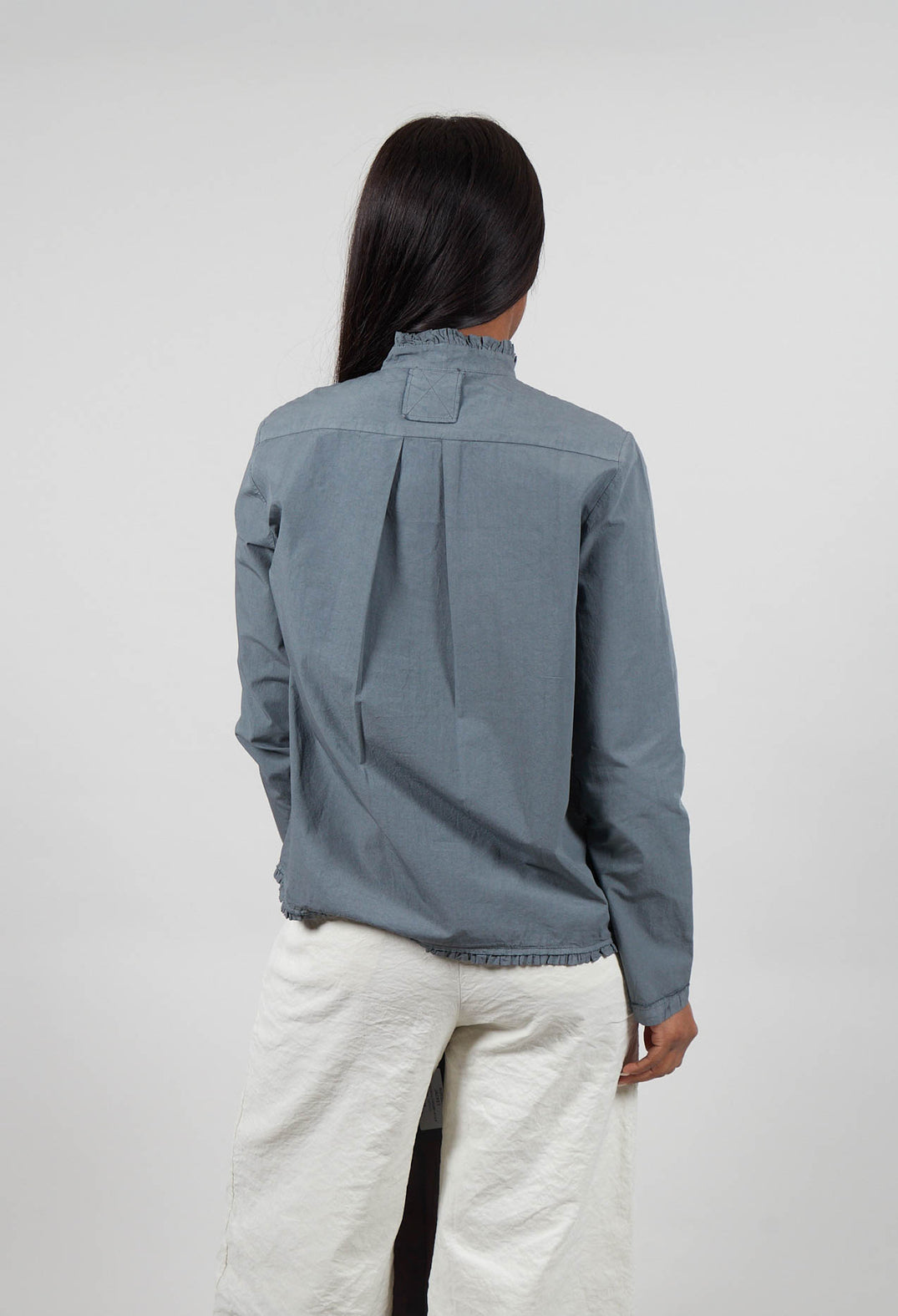 Shirt with Ruffle Collar in Asfalto