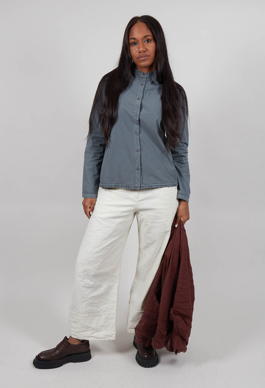 Shirt with Ruffle Collar in Asfalto