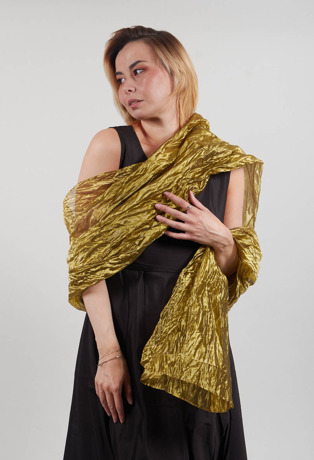 Anthurium Scarf in Gold