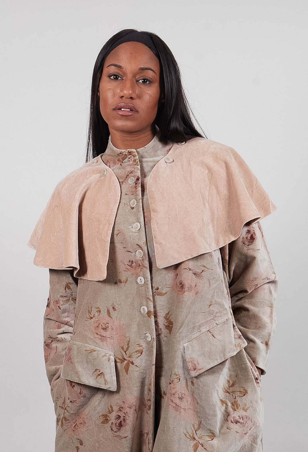 Poeti Coat in Velours Ras Fleurs Sauge